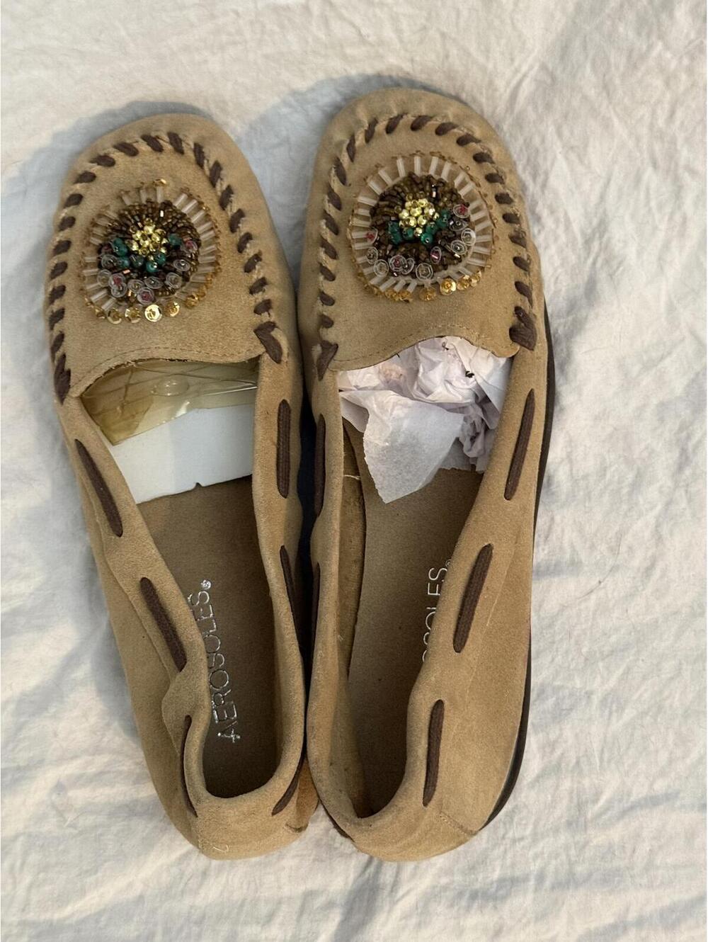 🆕LISTING🆕 Aerosoles suede moccasins w/ sequin medallion